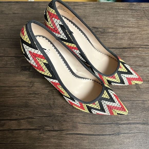 *MADISON* Black x Red Zig Zag Pattern Fashion Heels Size 9.5 - Picture 4 of 9